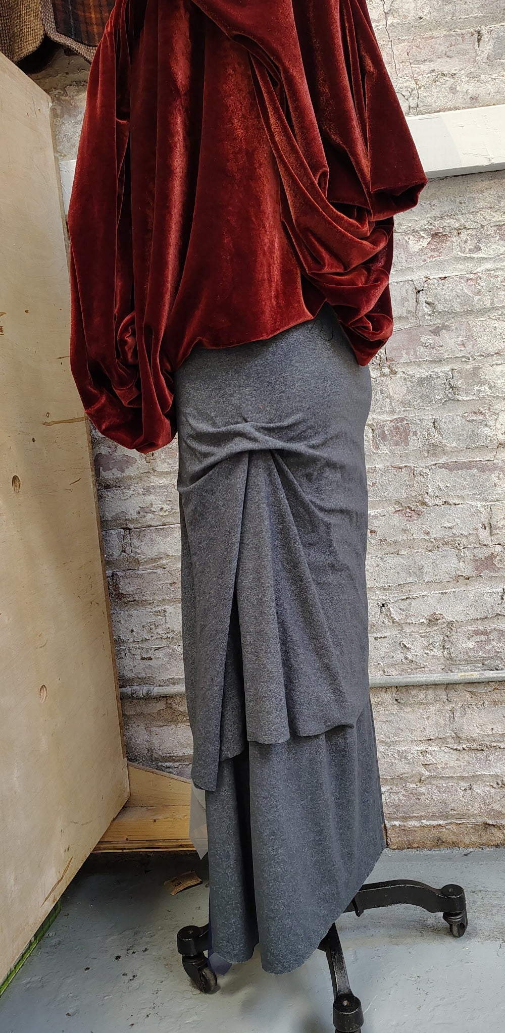 Unravel Me $135 Skirt has stitch detail with some threads hanging loosely. Size 8. Side detail and mesh