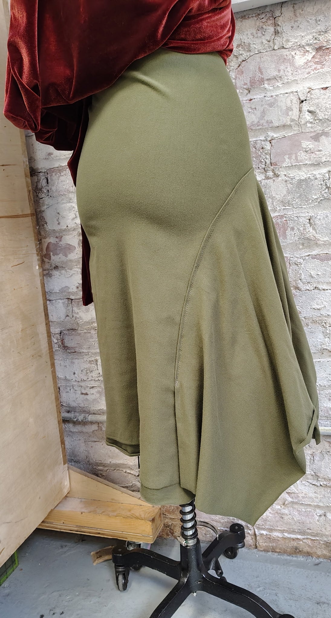 Olivia $135 Cotton Lycra knee length skirt with draping and mesh. Size 8