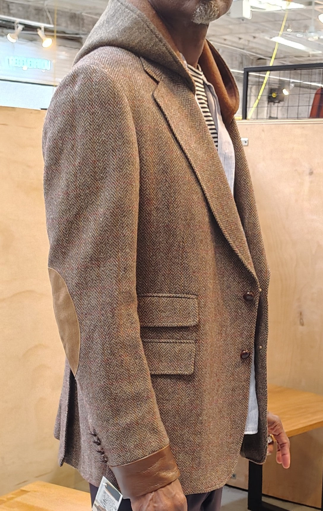 Beige hooded tweed blazer, wool jacket, Mens, Tweed, leather cuffs, leather. Upcycled, one of a kind. Size 41 by Wendel Johnston