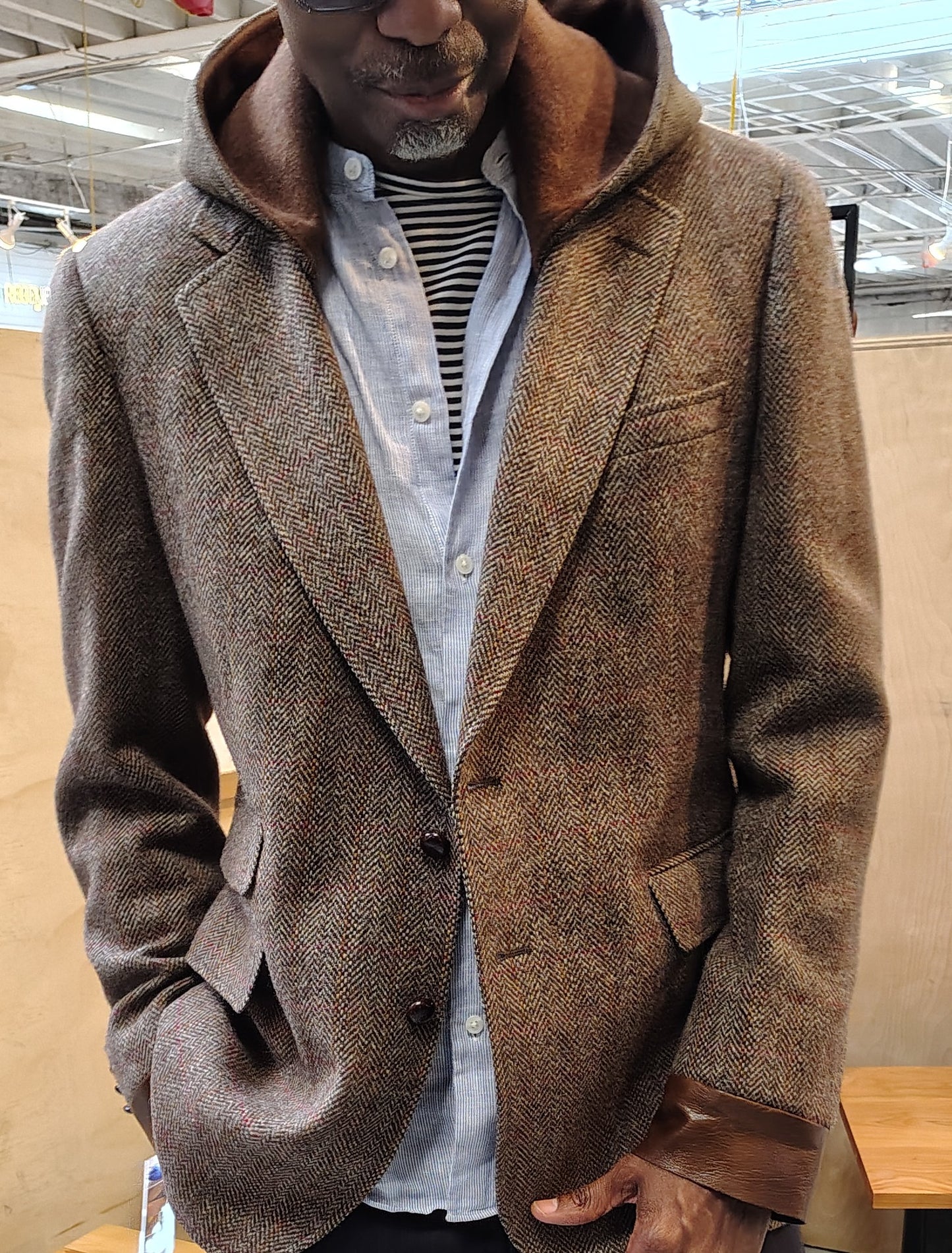 Beige hooded tweed blazer, wool jacket, Mens, Tweed, leather cuffs, leather. Upcycled, one of a kind. Size 41 by Wendel Johnston