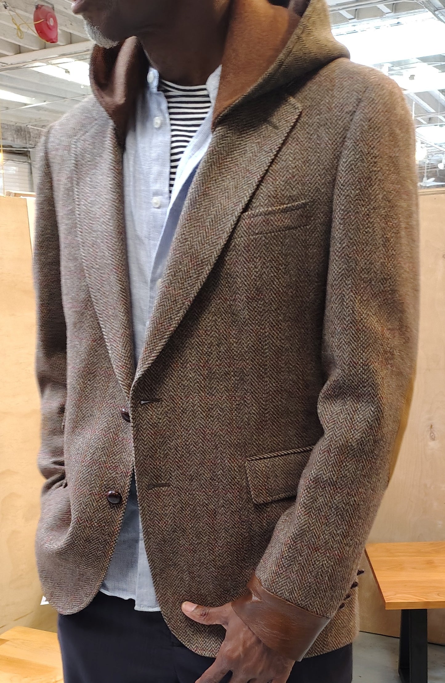 Beige hooded tweed blazer, wool jacket, Mens, Tweed, leather cuffs, leather. Upcycled, one of a kind. Size 41 by Wendel Johnston