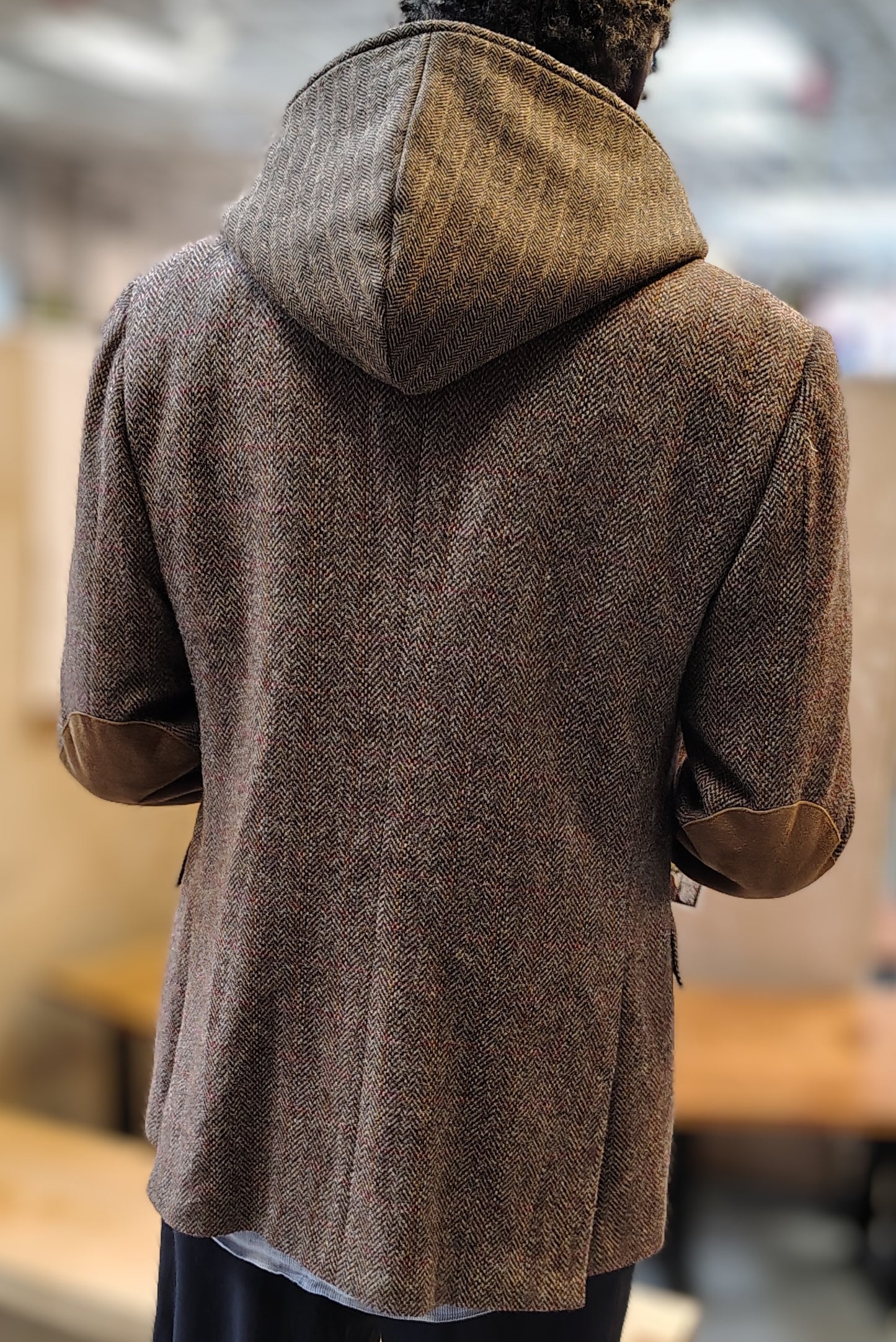 Beige hooded tweed blazer, wool jacket, Mens, Tweed, leather cuffs, leather. Upcycled, one of a kind. Size 41 by Wendel Johnston
