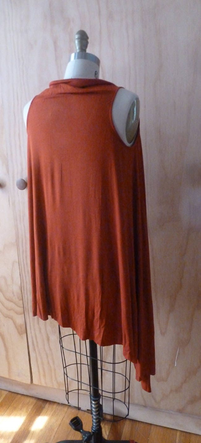 Rust rayon jersey drape top with cowl neck and split front