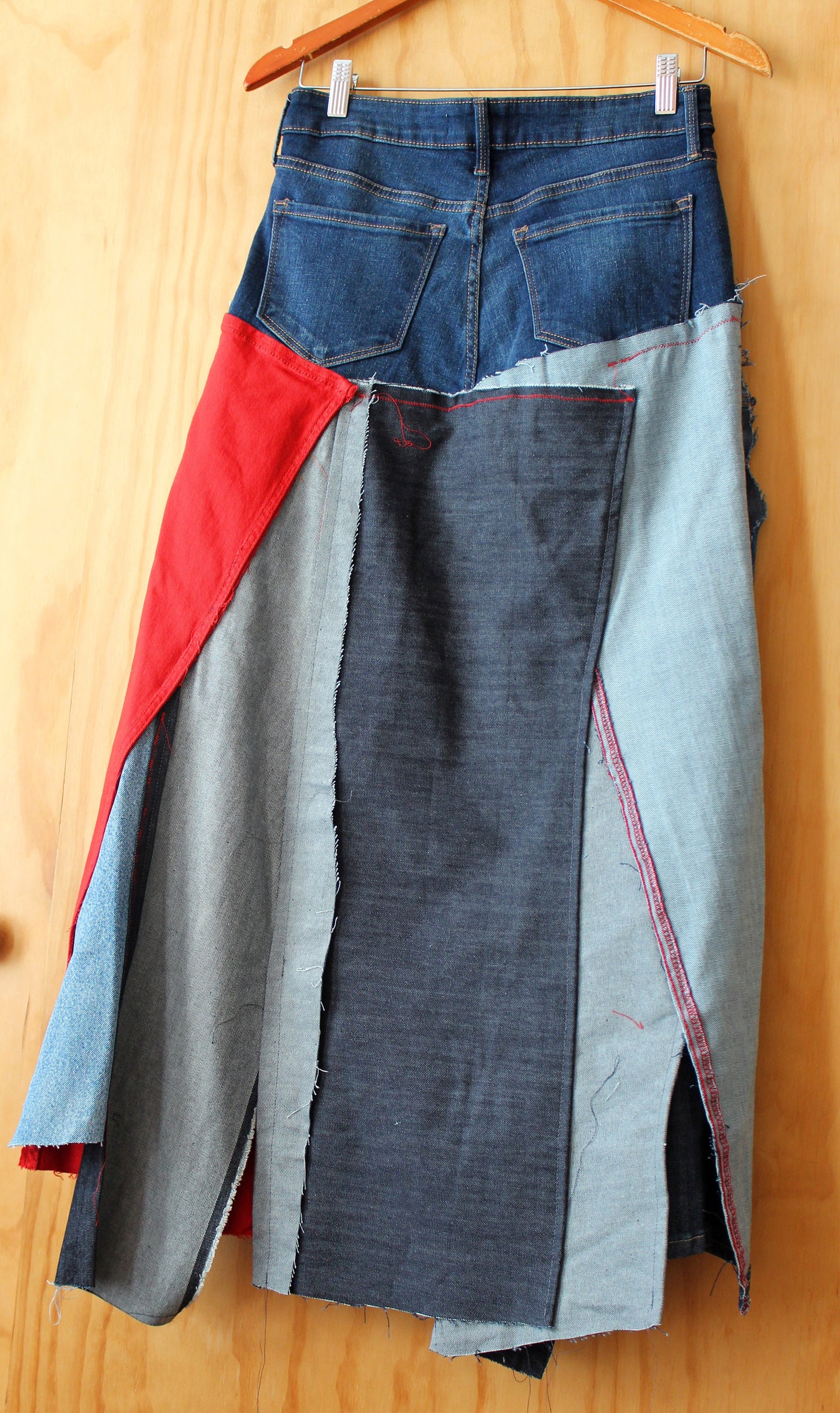 denim with red panel skirt with extra pockets/ stretch denim / waist 30/ hip 39-42 / length 35"/ fun streetwear /one of a kind/made by moi