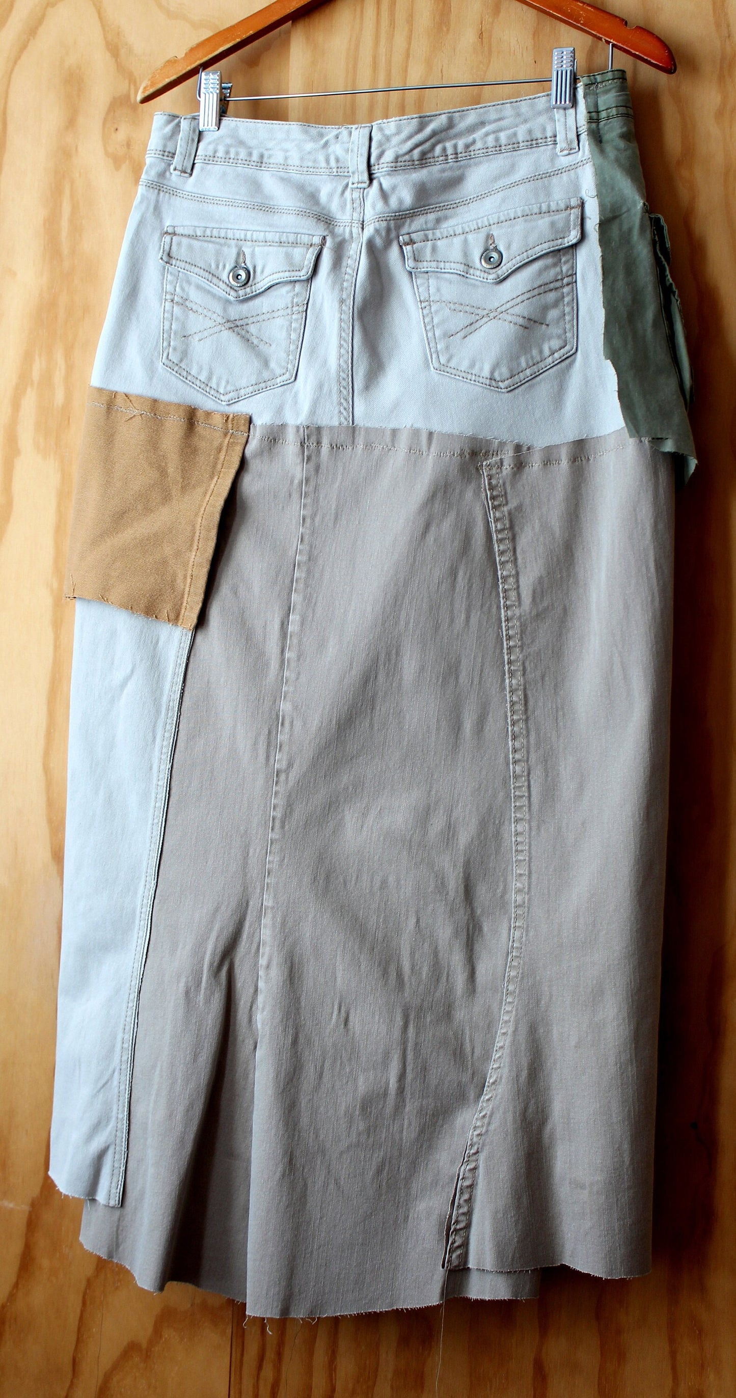 Light tones denim skirt with extra pocket/ stretch denim / waist 32/ hip 40-43 / length 42"/ fun streetwear /one of a kind/made by moi